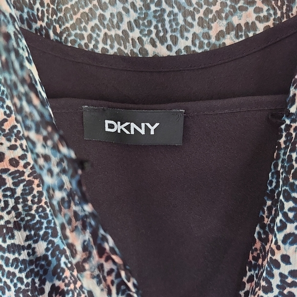 Pretty little DKNY sheer peplum blouse with ties. Black tank. - Picture 2 of 7